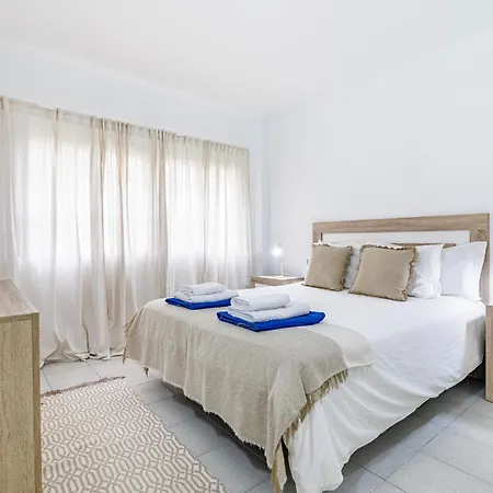 A Metros De La Playa Apartment *