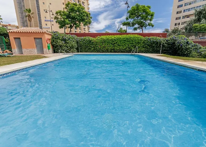 A Metros De La Playa * Фуенхірола