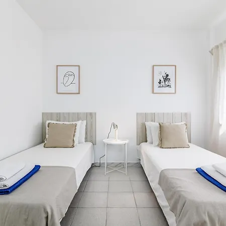 A Metros De La Playa *